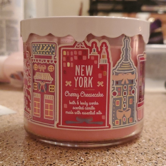 New York Cherry Cheesecake candle